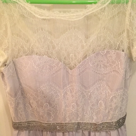 Lace dress - Picture 4 of 7